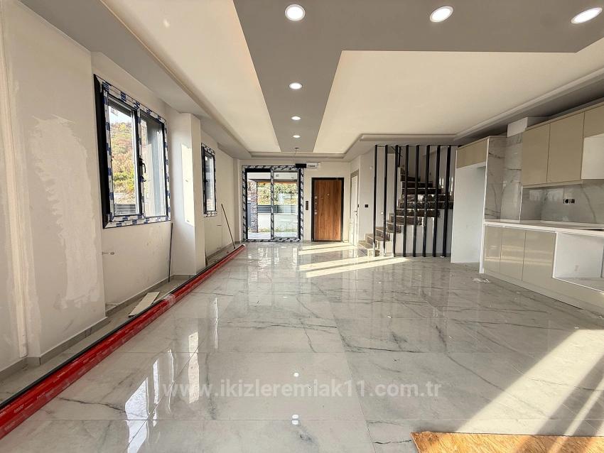 3+1 Detached Villa With Garden For Sale In Seferihisar Doğanbey Center