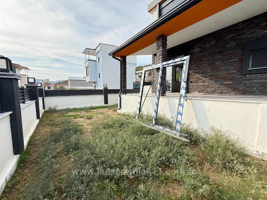 3+1 Detached Villa With Garden For Sale In Seferihisar Doğanbey Center