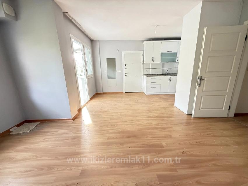 4+1 Villa With Large Garden For Sale In Seferihisar Doğanbey Center