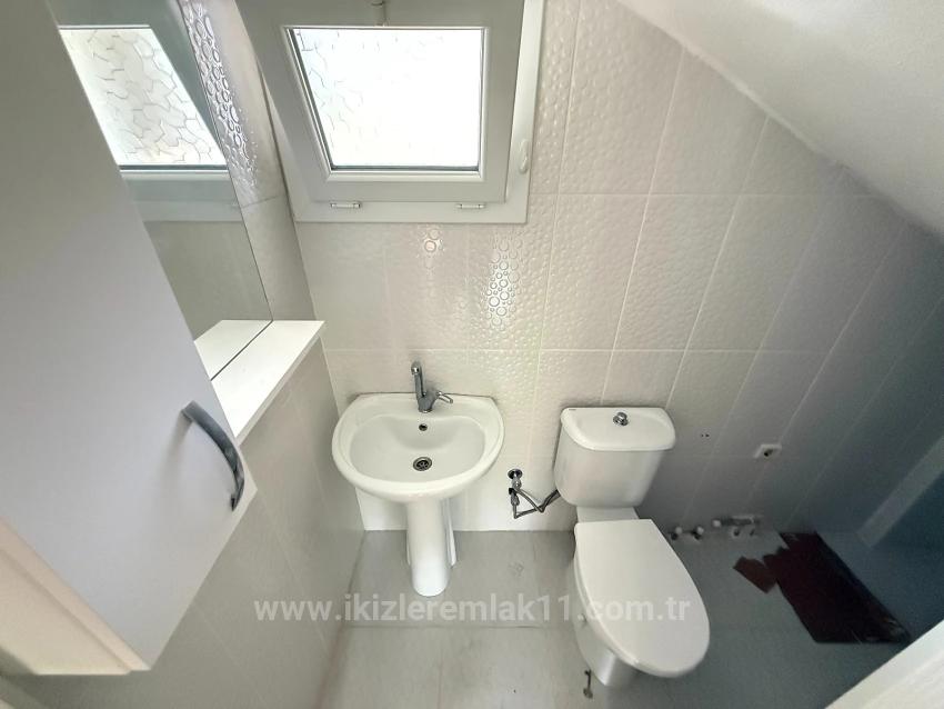 4+1 Villa With Large Garden For Sale In Seferihisar Doğanbey Center