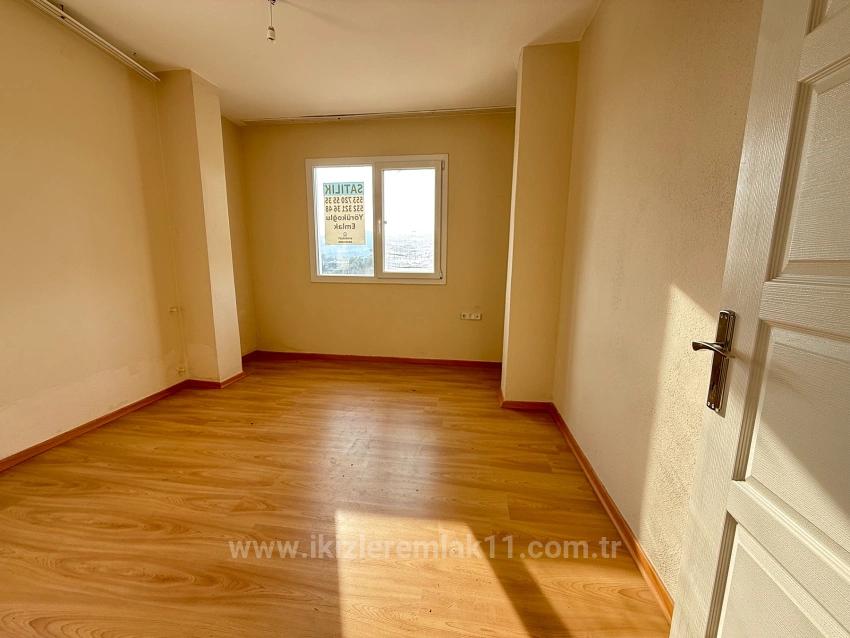 4+1 Villa With Large Garden For Sale In Seferihisar Doğanbey Center