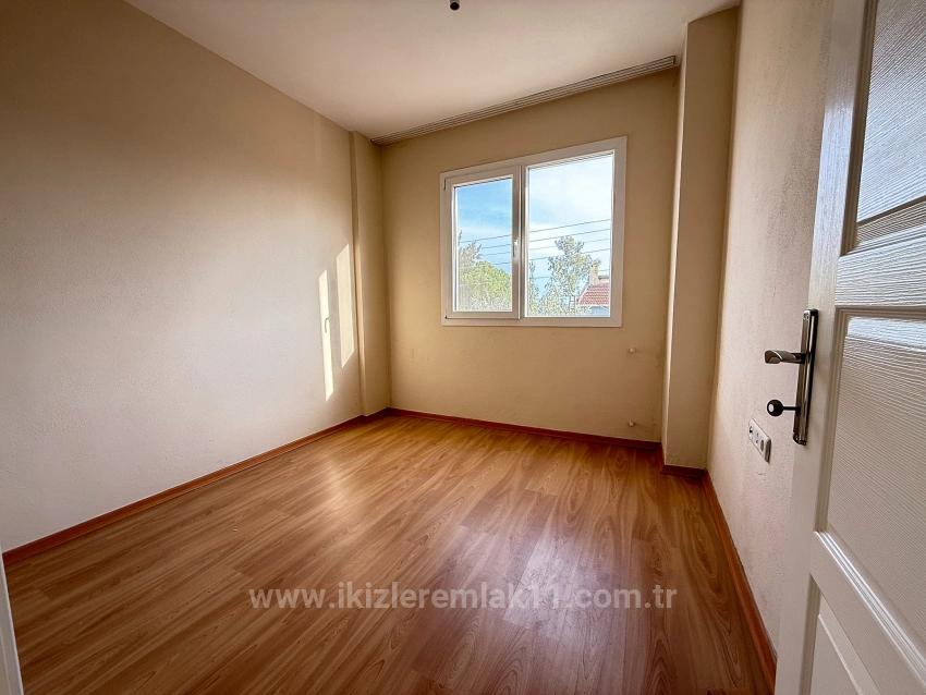 4+1 Villa With Large Garden For Sale In Seferihisar Doğanbey Center