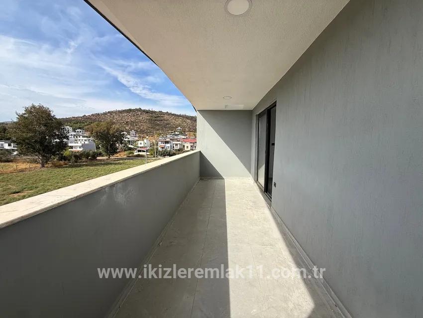 3+1 Bedroom Villa For sale in Cumhuriyet Nbh. Seferihisar Doğanbey - 180 m²