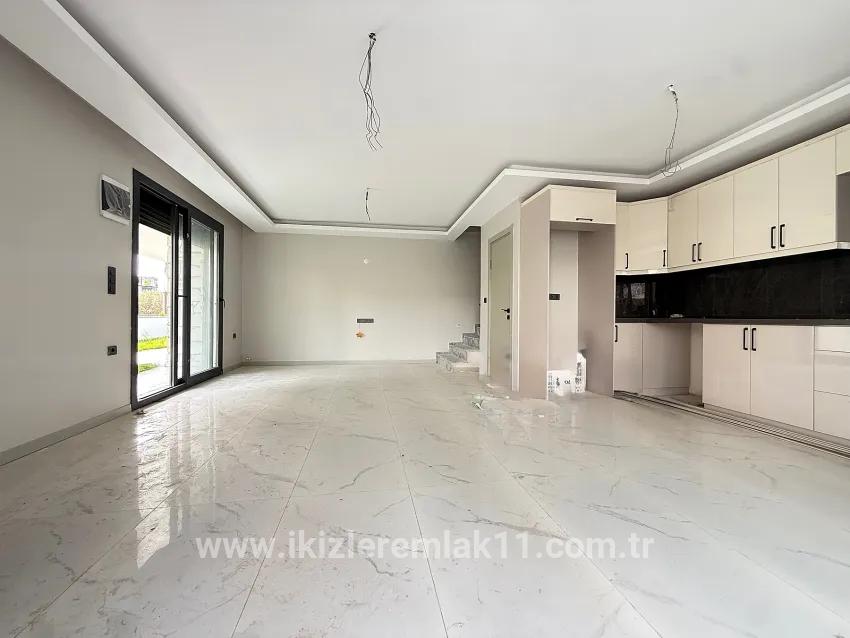 3+1 Bedroom Summerhouse For sale in Cumhuriyet Nbh. Seferihisar Doğanbey - 180 m²
