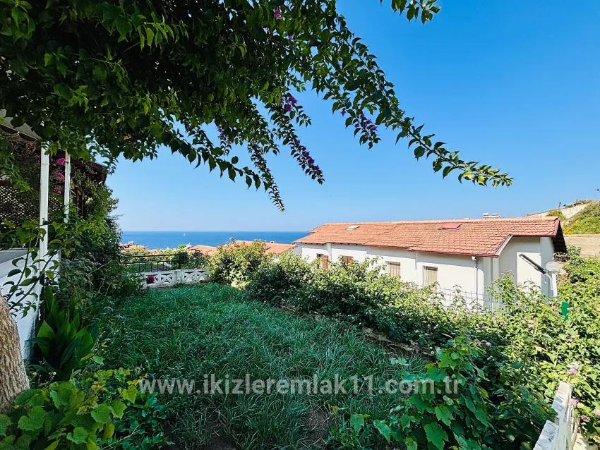 3+1 Bedroom Summerhouse For sale in Atatürk Nbh. Seferihisar Doğanbey - 150 m²