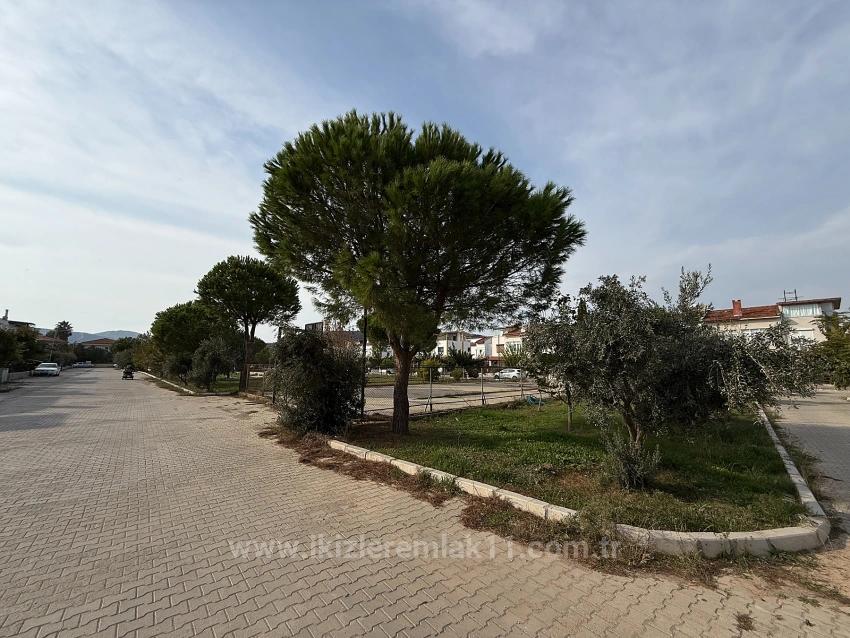 Urgent Sale 3+1 Villa With Large Garden In Seferihisar Doğanbey Center