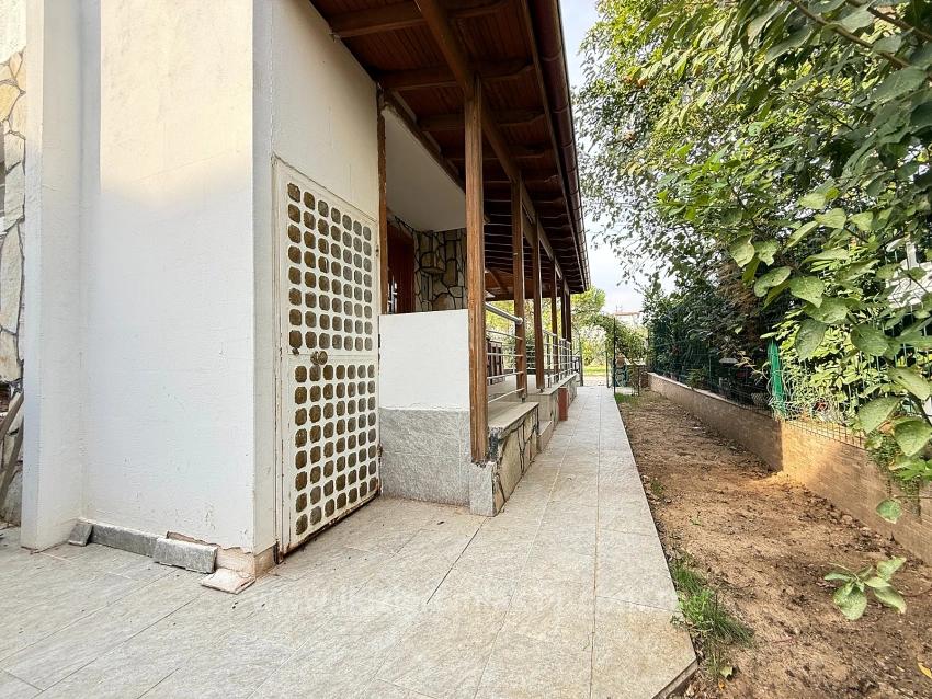 Urgent Sale 3+1 Villa With Large Garden In Seferihisar Doğanbey Center