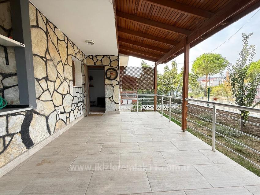 Urgent Sale 3+1 Villa With Large Garden In Seferihisar Doğanbey Center