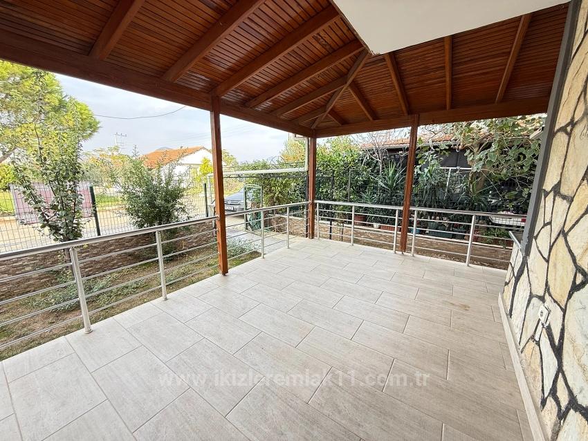 Urgent Sale 3+1 Villa With Large Garden In Seferihisar Doğanbey Center