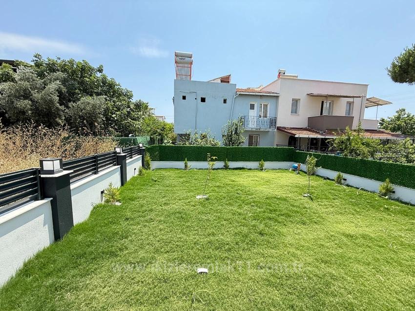 3+1 Detached Villa With A Brand New Garden For Sale In Seferihisar Doğanbey