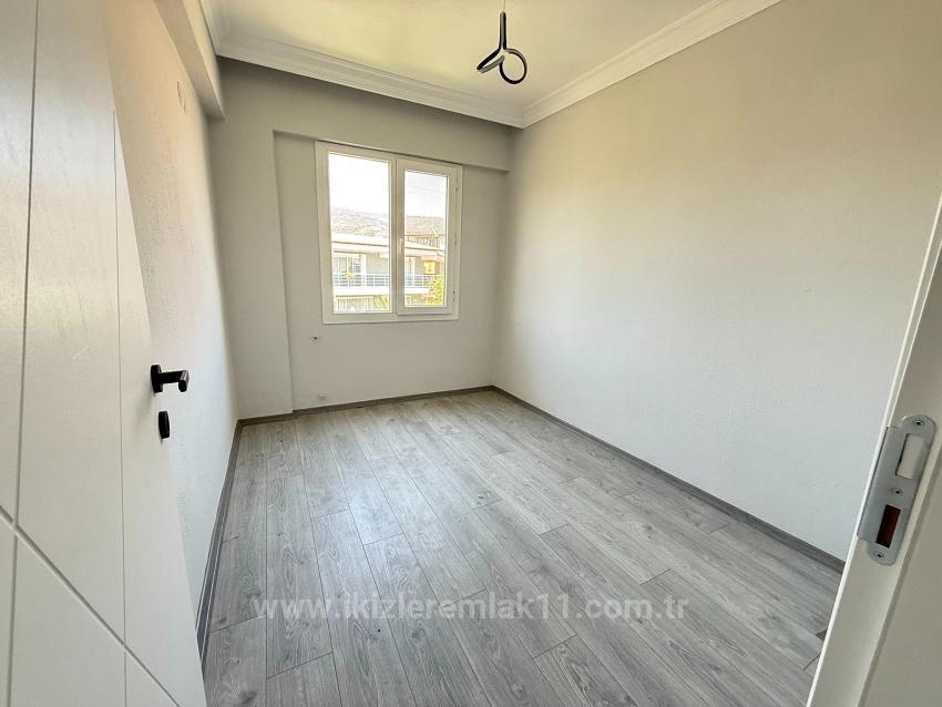 2+1 Apartment For Sale In Seferihisar Ürkmez, 300 Meters From The Sea