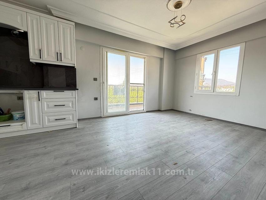 2+1 Apartment For Sale In Seferihisar Ürkmez, 300 Meters From The Sea