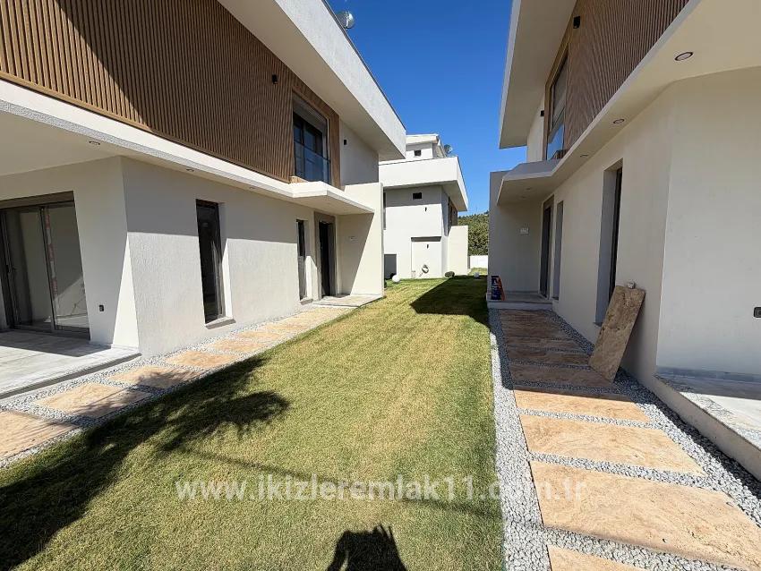 3+1 Bedroom Villa For sale in Mersin Alanı Nbh. Seferihisar Ürkmez - 200 m²
