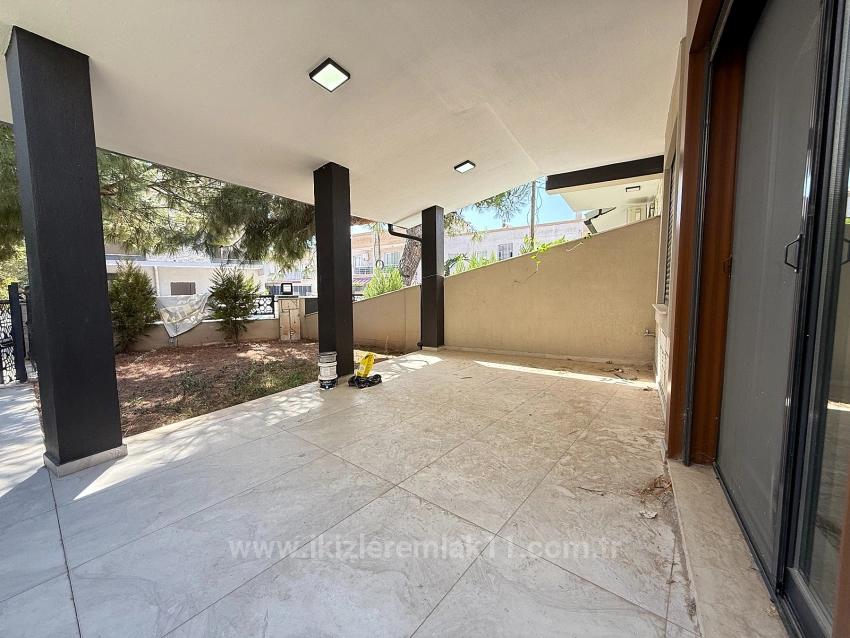 Luxury 3 + 1 Duplex Villa For Sale In Seferihisar Ürkmez Center