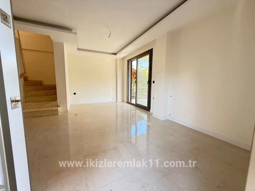3+1 Bedroom Villa For sale in Cumhuriyet Nbh. Seferihisar Doğanbey - 180 m²