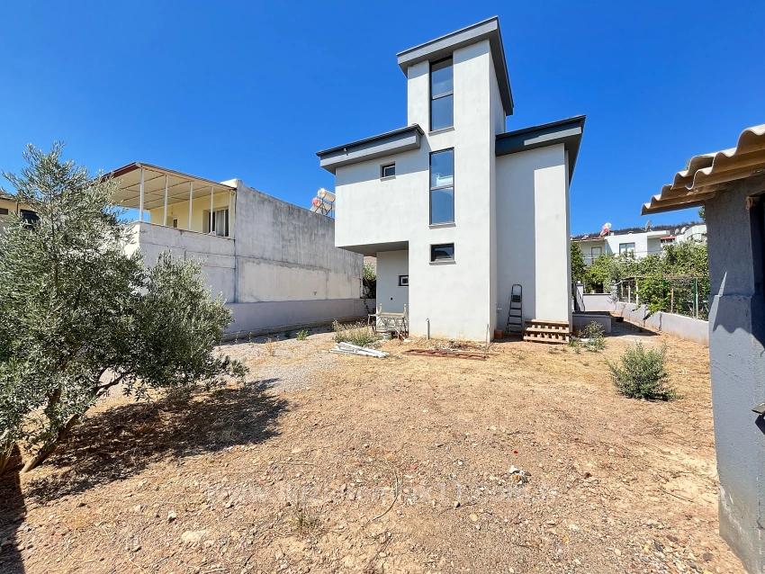 3+1 Detached Villa With A Parent's Bedroom In A 390 M2 Garden For Sale In Seferihisar Doganbey