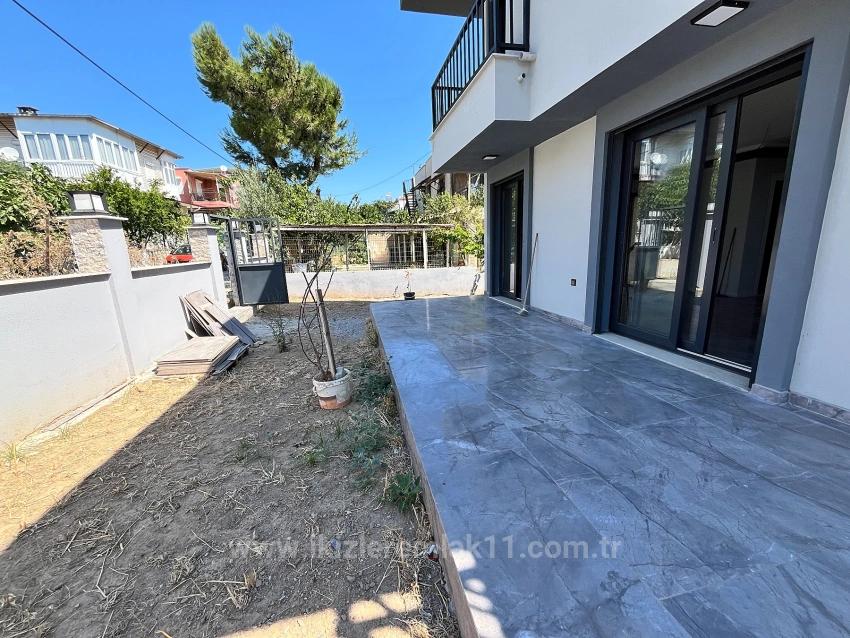 3+1 Detached Villa With A Parent's Bedroom In A 390 M2 Garden For Sale In Seferihisar Doganbey