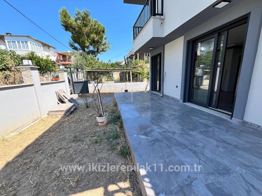 3+1 Bedroom Villa For sale in Atatürk Nbh. Seferihisar Doğanbey - 390 m²