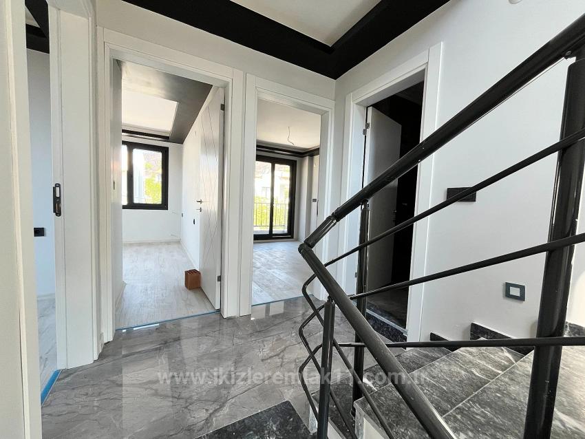 3+1 Detached Villa With A Parent's Bedroom In A 390 M2 Garden For Sale In Seferihisar Doganbey