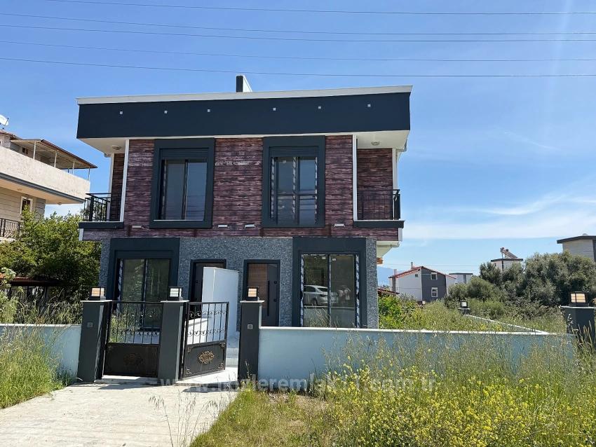 2+1 Duplex Summer House With Large Garden And Sea View For Sale In Seferihisar Doğanbey