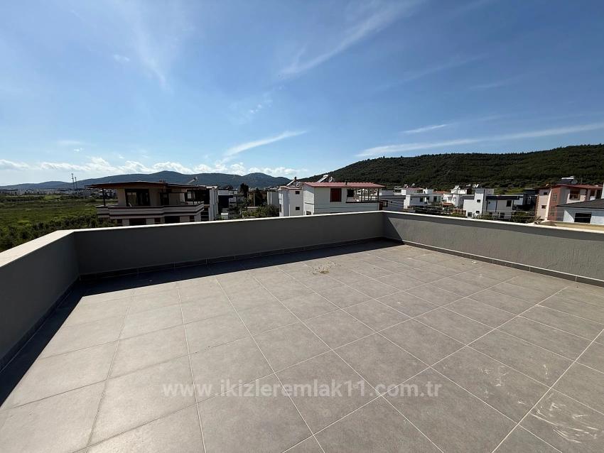 3+1 Duplex Summer House With Pool In Seferihisar Doğanbey