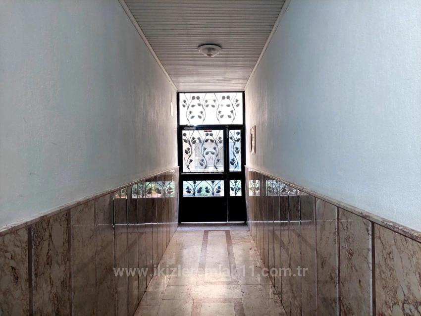 2+1 Middle Floor Flat For Sale In Seferihisar Ürkmez Center