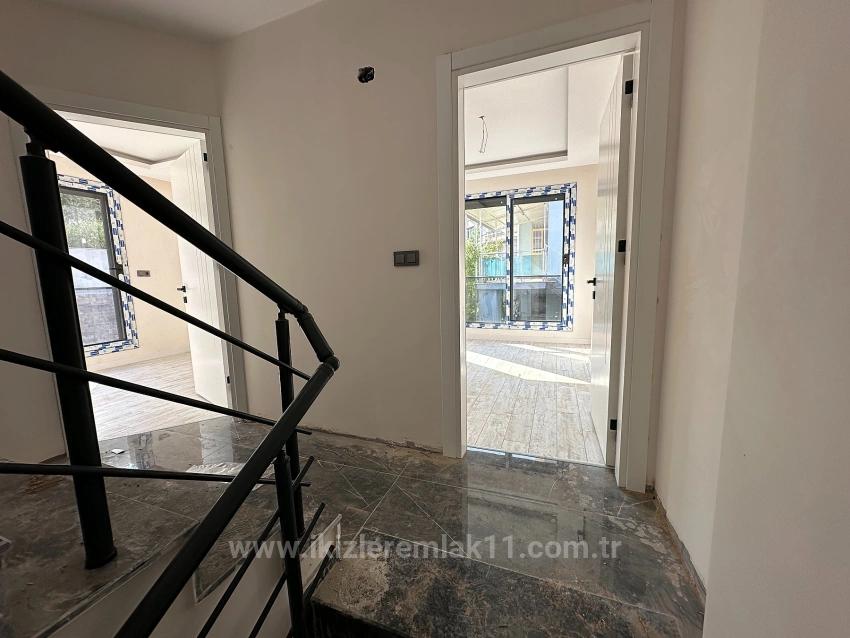 2+1 Brand New Duplex Villa With Garden For Sale In Seferihisar Ürkmez Center