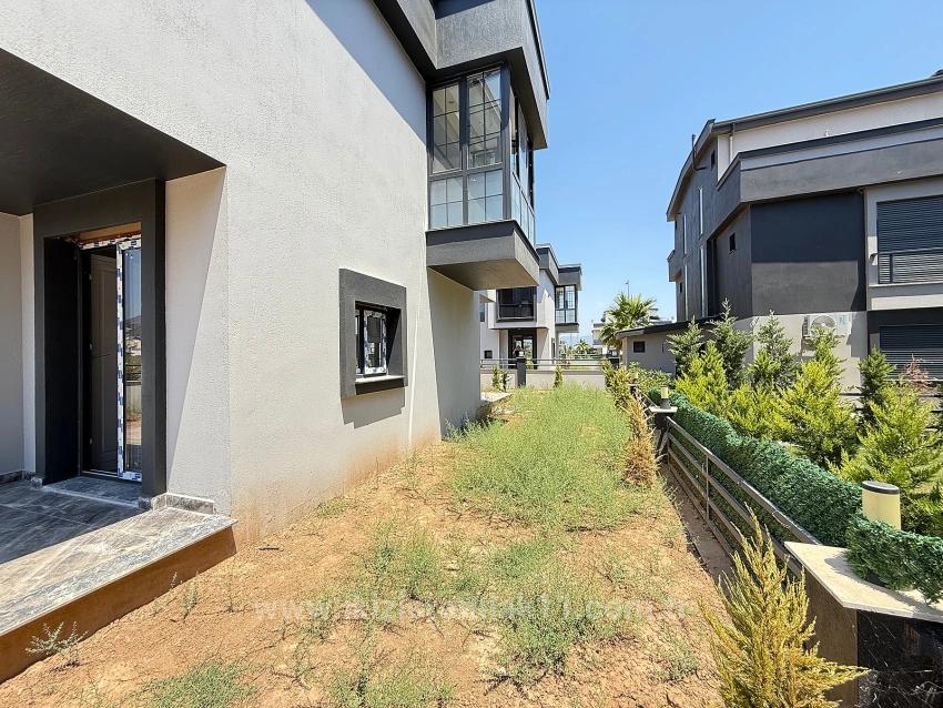 2 + 1 Villa With Detached Garden For Sale In Seferihisar Doğanbey