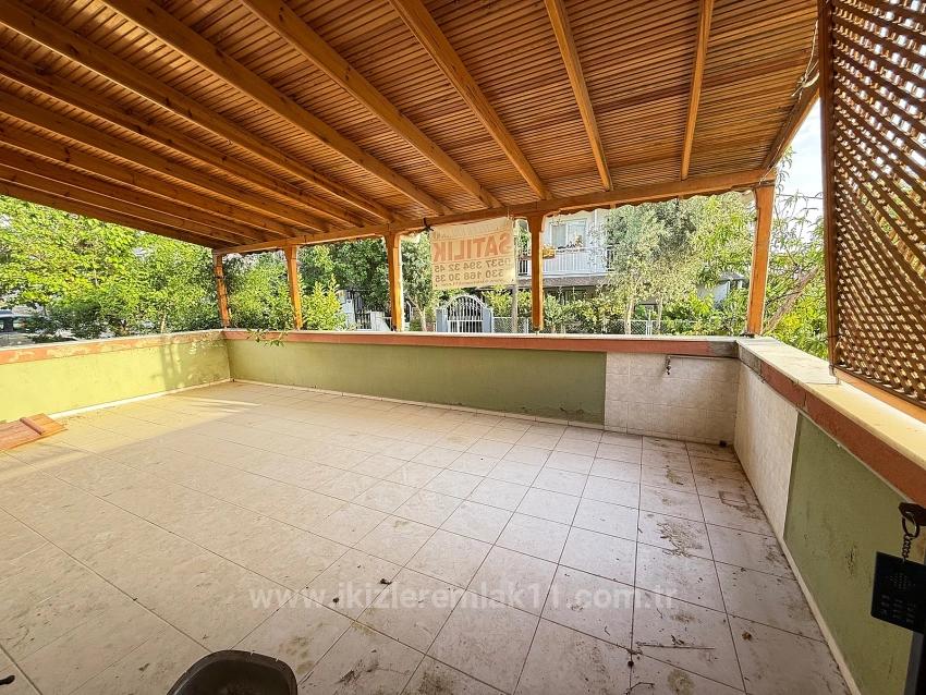 1+1 Apartment For Sale 200 Meters From The Sea In Seferihisar Ürkmez