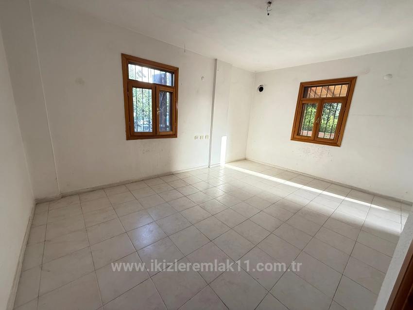 1+1 Apartment For Sale 200 Meters From The Sea In Seferihisar Ürkmez