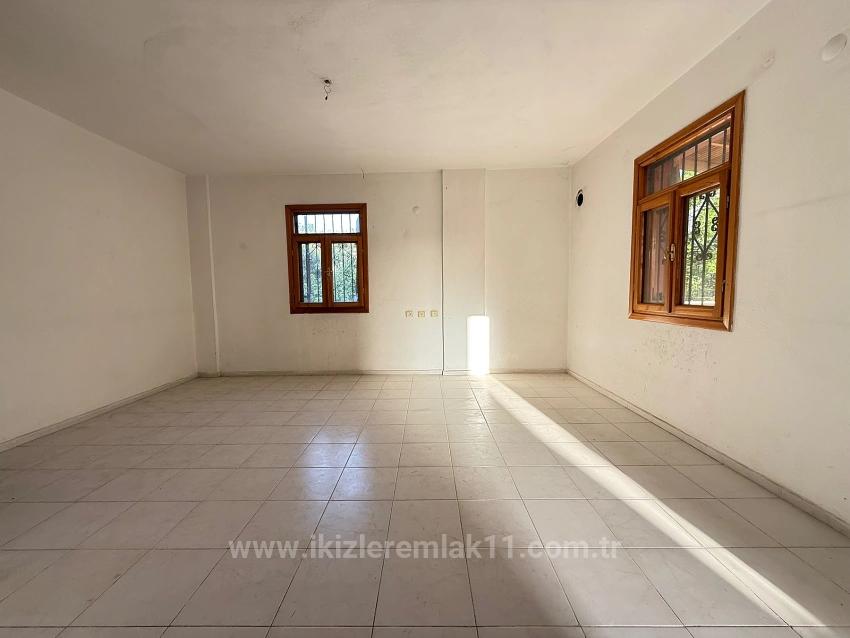 1+1 Apartment For Sale 200 Meters From The Sea In Seferihisar Ürkmez