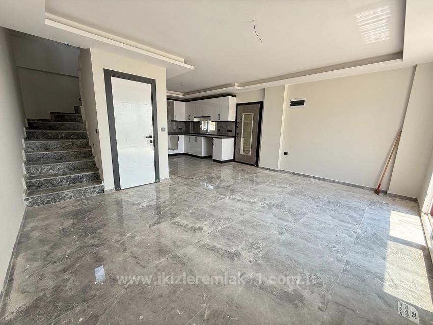 3+1 Villa With Sea View And Detached Garden For Sale In Seferihisar Doğanbey