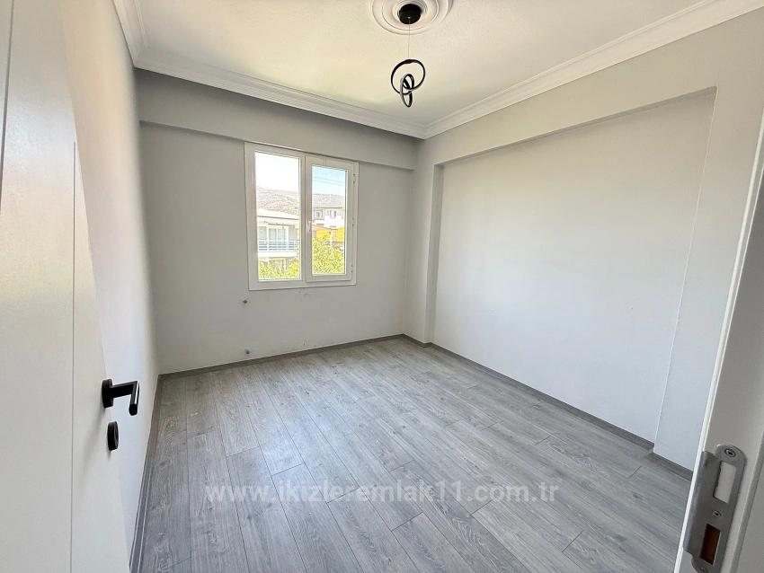 2 + 1 Apartment For Sale In Seferihisar Ürkmez Center