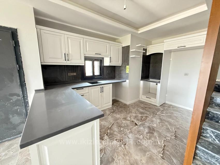 3+1 Villa With Sea View And Garden For Sale In Seferihisar Doğanbey