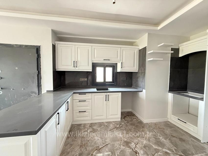 3+1 Villa With Sea View And Garden For Sale In Seferihisar Doğanbey