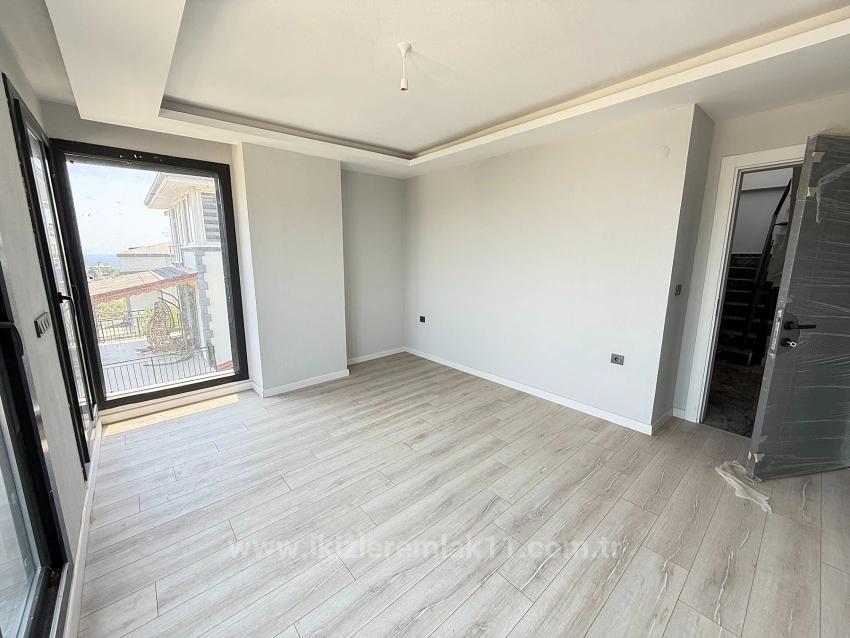 3+1 Villa With Sea View And Garden For Sale In Seferihisar Doğanbey