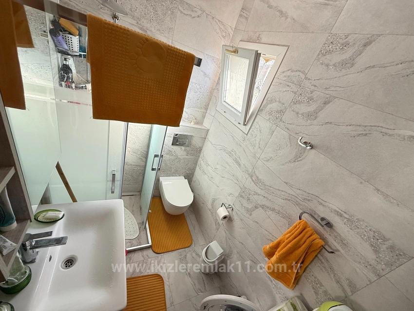 3+1 Villa With Garden For Sale By The Sea In Seferihisar Ürkmez