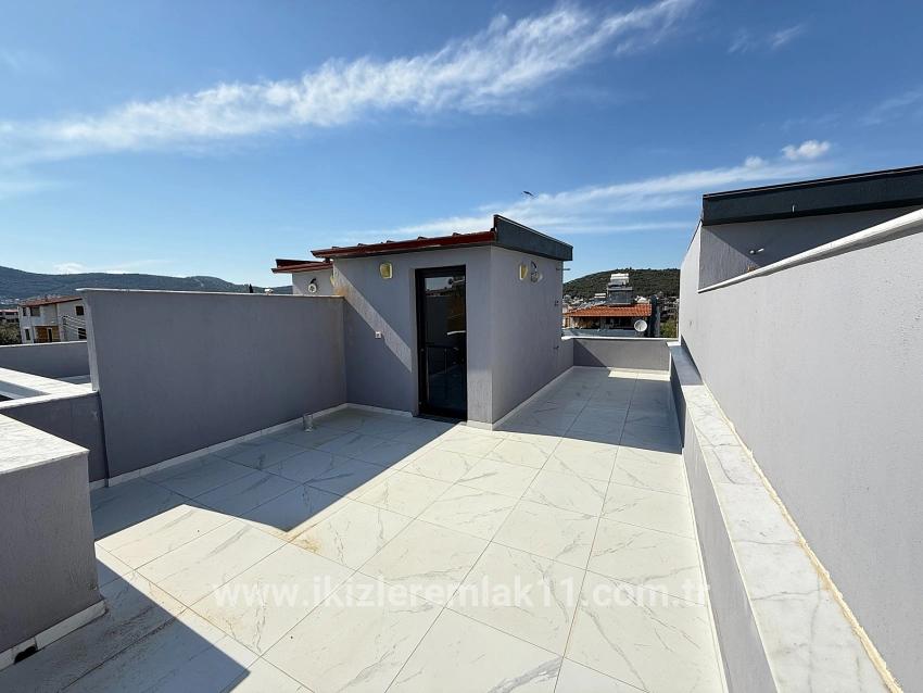 2+1 Bedroom Villa For sale in Cumhuriyet Nbh. Seferihisar Doğanbey - 165 m²