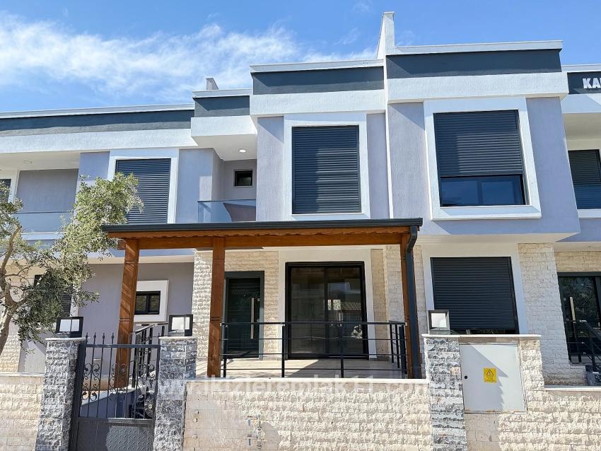 2+1 Bedroom Villa For sale in Cumhuriyet Nbh. Seferihisar Doğanbey - 165 m²