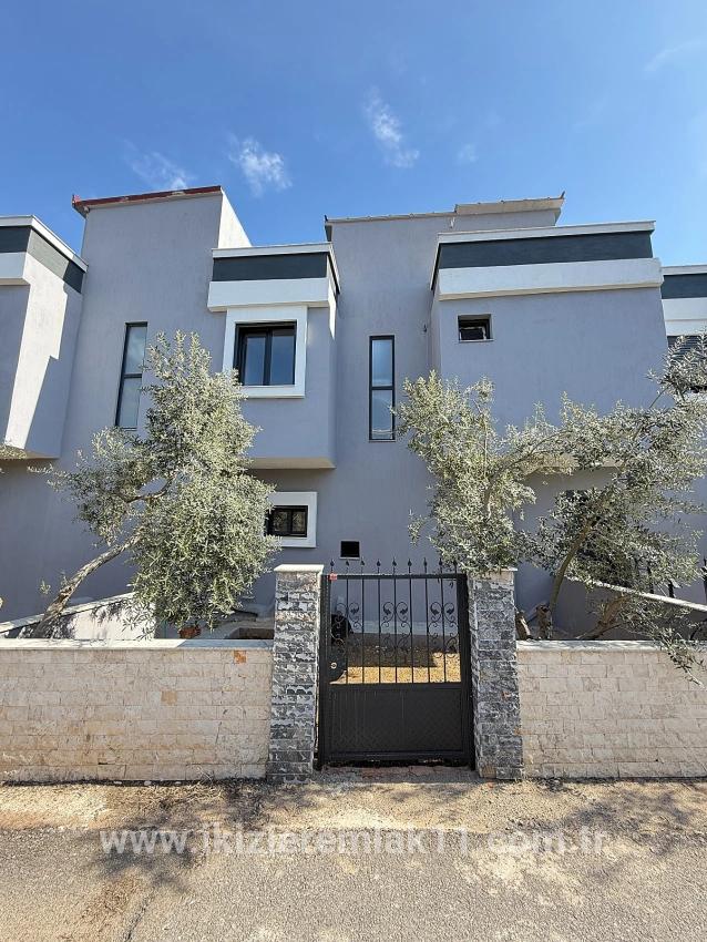 2+1 Bedroom Villa For sale in Cumhuriyet Nbh. Seferihisar Doğanbey - 165 m²