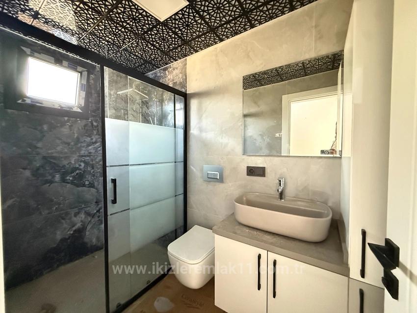 3+1 Corner Villa With Sea View And Separate Kitchen In Ürkmez