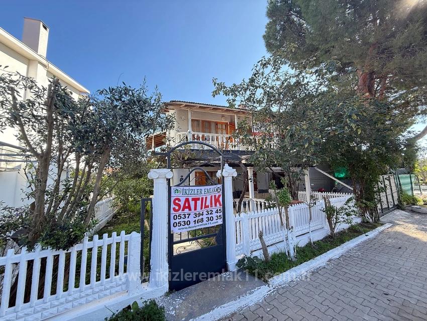 3+1 Duplex Summer House For Sale By The Sea In Seferihisar Ürkmez