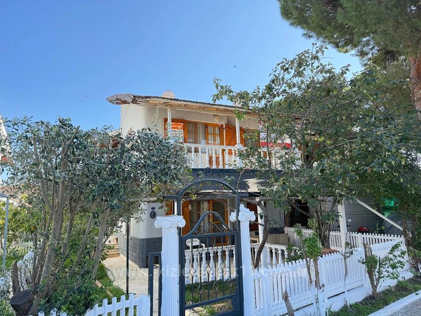 3+1 Duplex Summer House For Sale By The Sea In Seferihisar Ürkmez