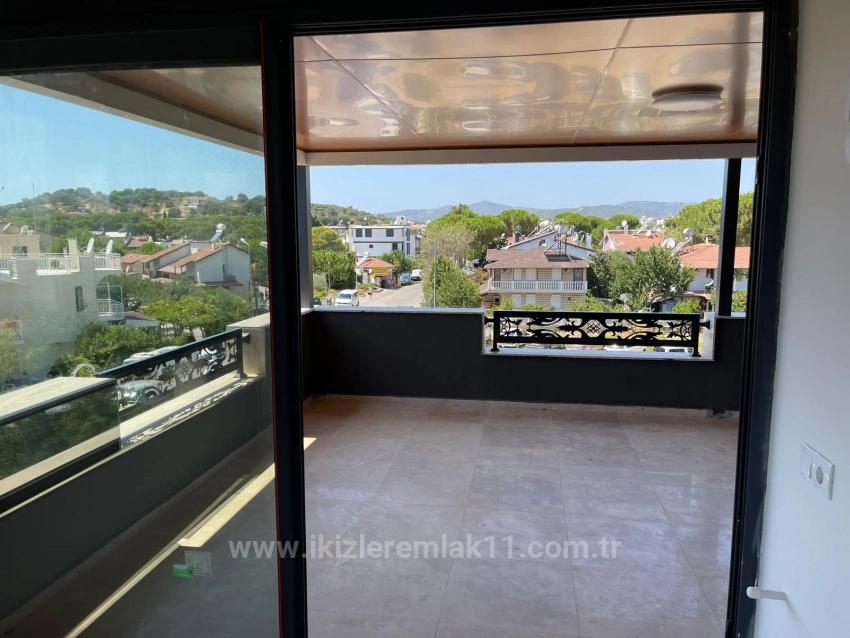 Luxury And Comfortable Duplex Villa For Sale By The Sea In Seferihisar Ürkmez