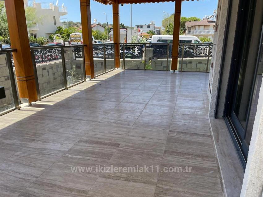 Luxury And Comfortable Duplex Villa For Sale By The Sea In Seferihisar Ürkmez