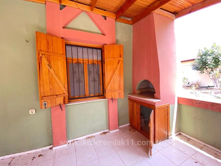 1+1 Seaside For Sale In Seferihisar Ürkmez. 85 M2 Flat