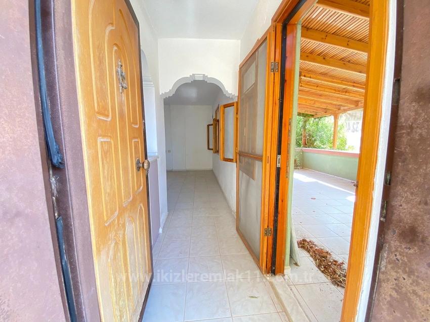 1+1 Seaside For Sale In Seferihisar Ürkmez. 85 M2 Flat