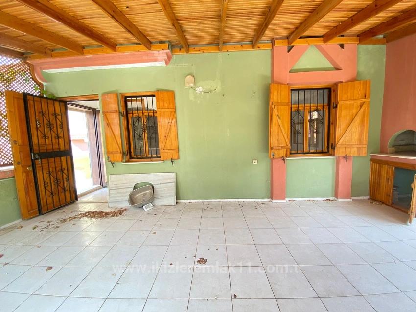 1+1 Seaside For Sale In Seferihisar Ürkmez. 85 M2 Flat