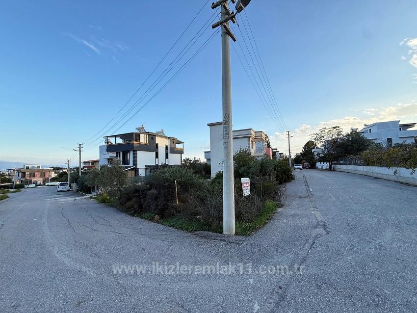 285 Square Meters Of Corner Plot With Zoning Permit For Sale In Seferihisar Doğanbey