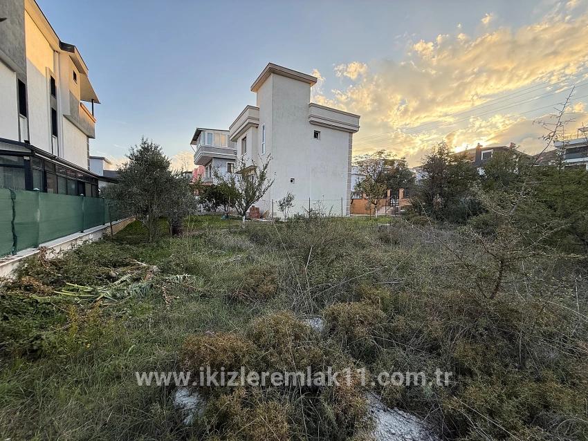 Land For sale in Atatürk Nbh. Seferihisar Doğanbey - Housing Zoned - 285 m²